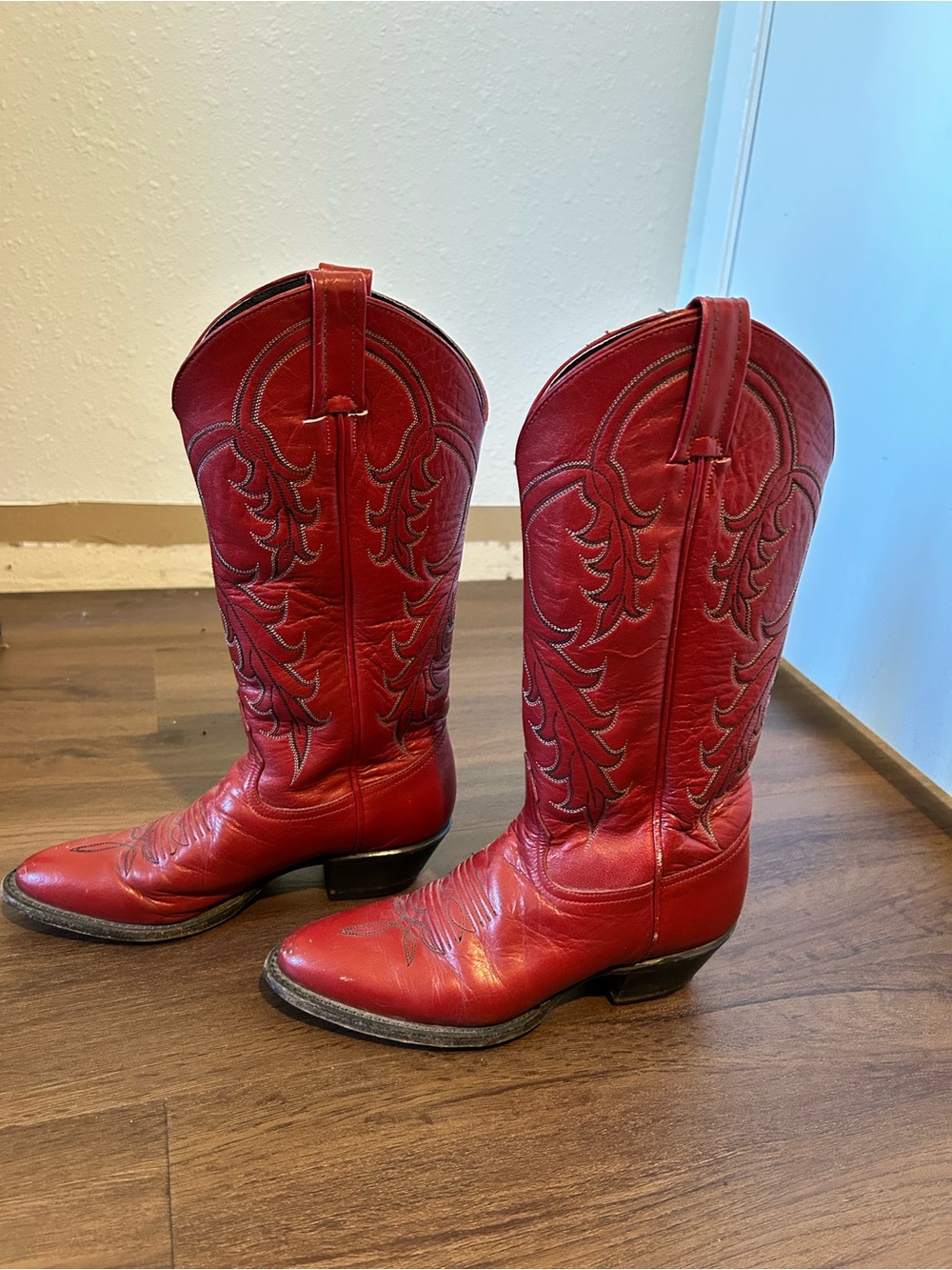 Tony Lama Red Leather Western Cowboy Boots - Picture 3 of 6